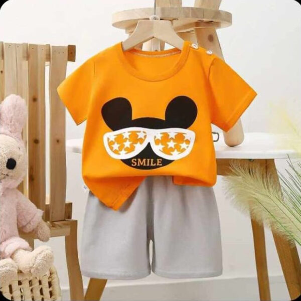 Exclusive Baby printed T-Shirt and pant set